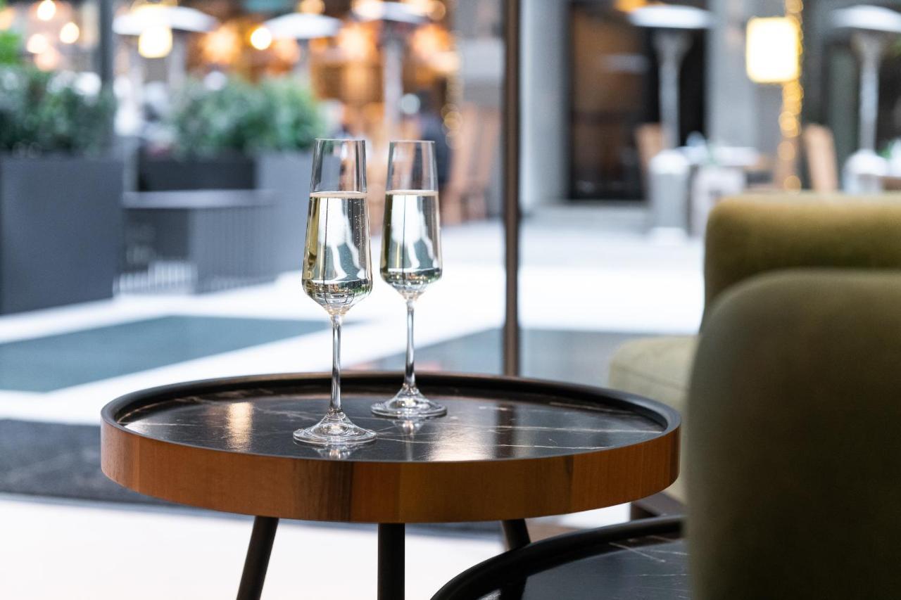 S Hotel Boutique Salonic Exterior foto Champagne flutes