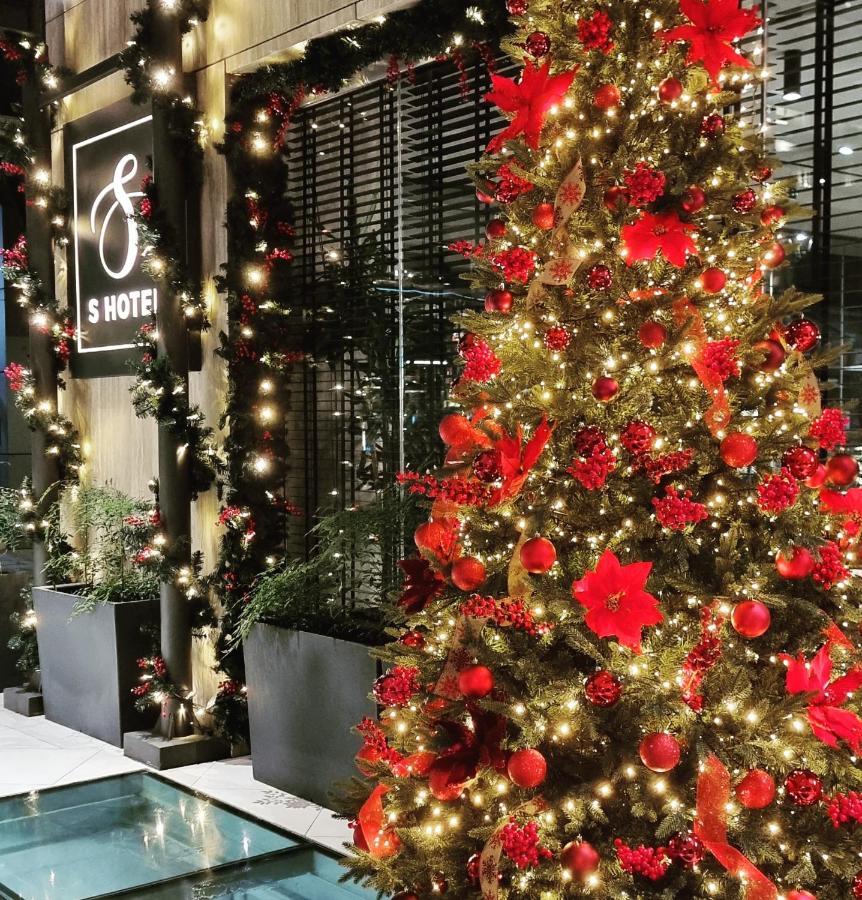 S Hotel Boutique Salonic Exterior foto Christmas tree at the S Hotel