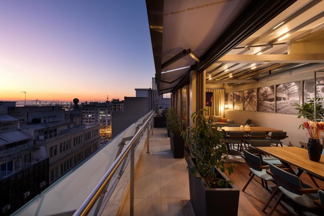 S Hotel Boutique Salonic Exterior foto The rooftop bar at the hotel